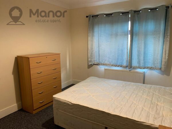 Woodlands Avenue, Chadwell Heath, RM6 6EA