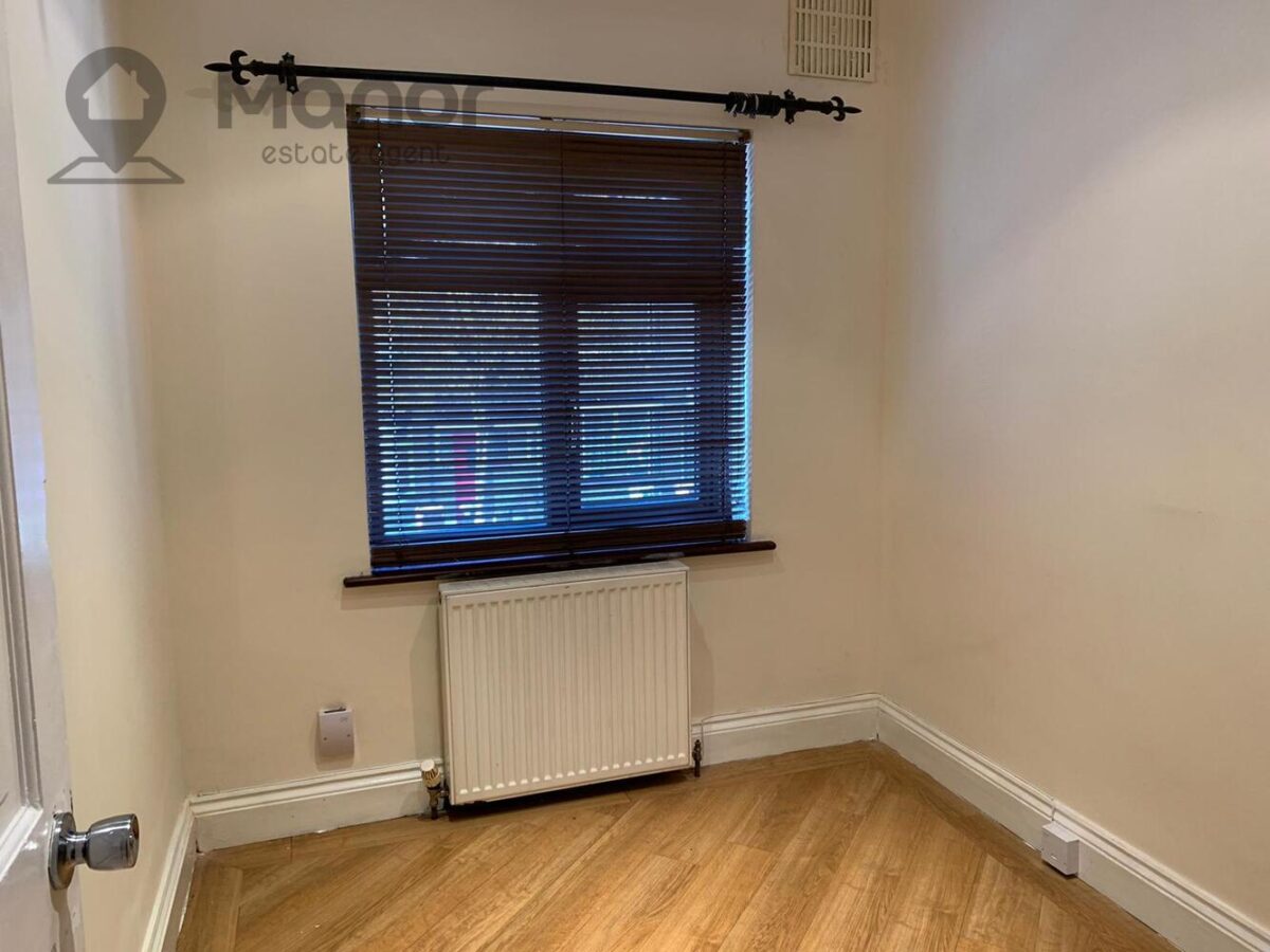 Woodlands Avenue, Chadwell Heath, RM6 6EA