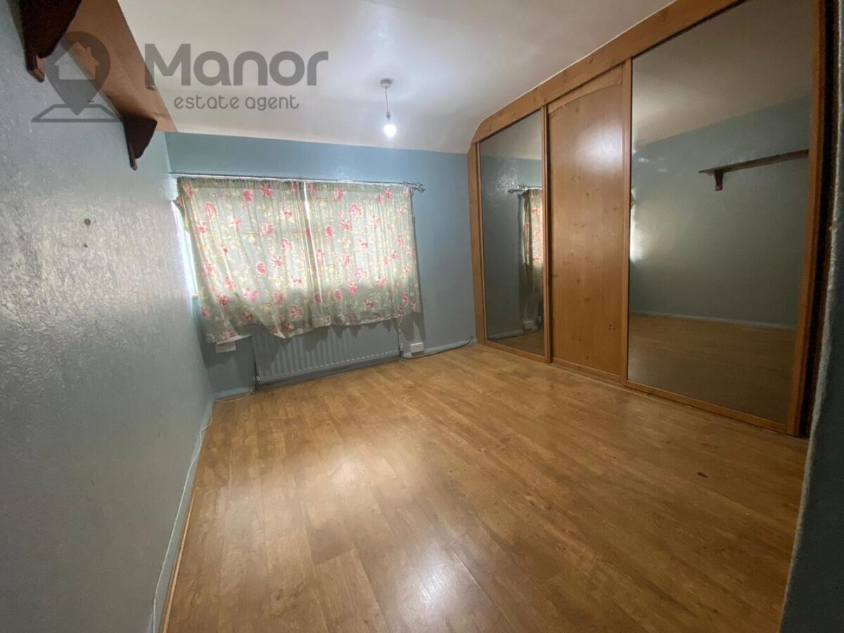 Porters Avenue, Dagenham, RM8 2EG