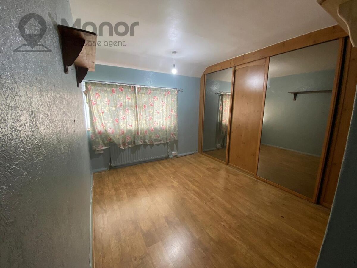 Porters Avenue, Dagenham, RM8 2EG