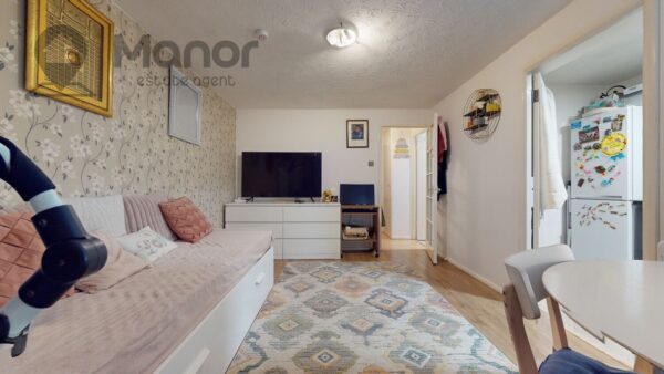 Plumtree Close, Dagenham, RM10 8UF