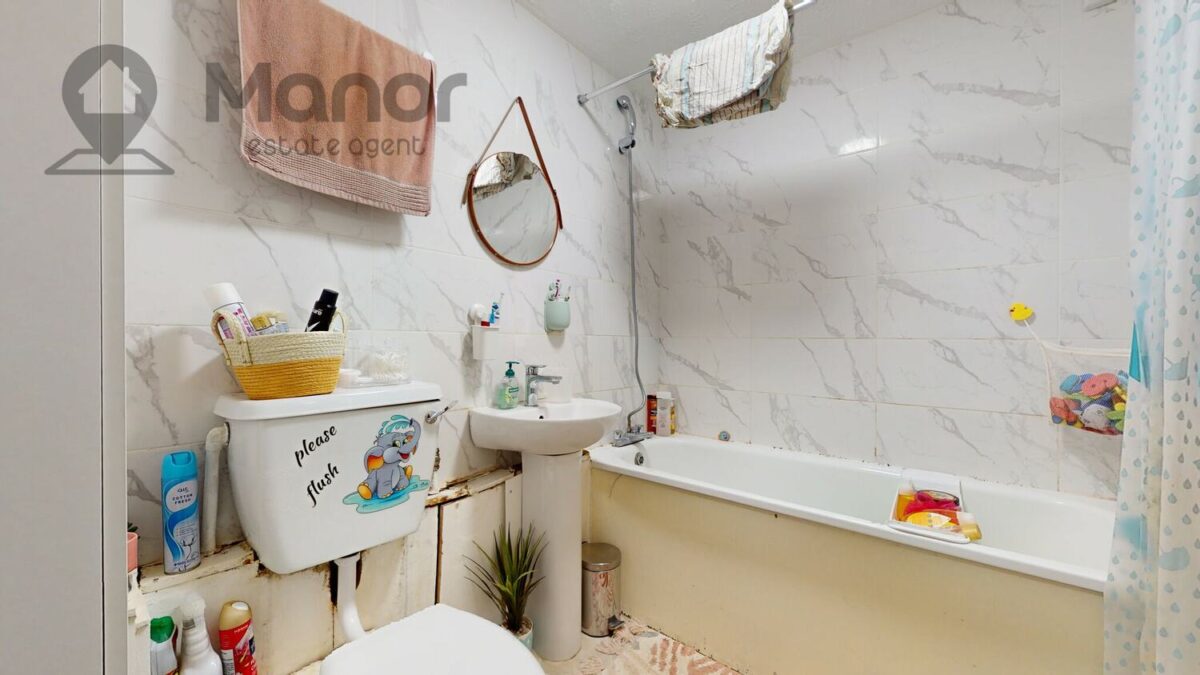 Plumtree Close, Dagenham, RM10 8UF