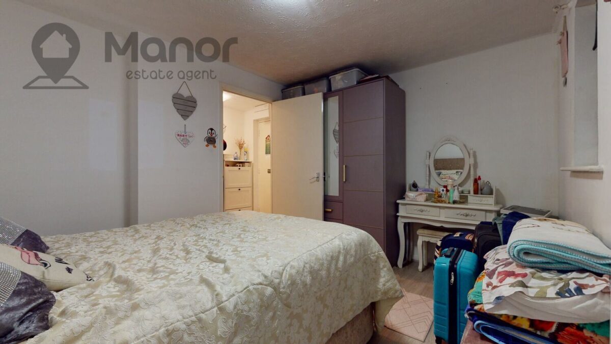 Plumtree Close, Dagenham, RM10 8UF