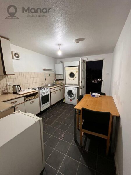 Romford Road, Manor Park, E12 5AD