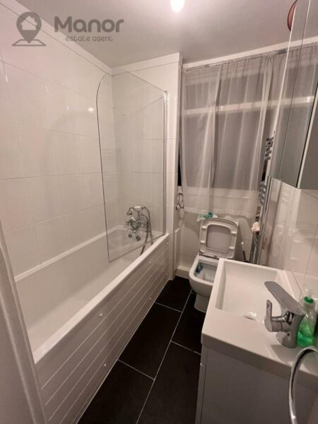 Romford Road, Manor Park, E12 5AD