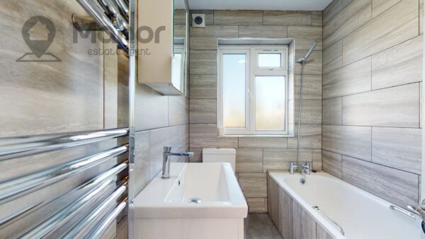 Park Avenue, East Ham, E6 2PN