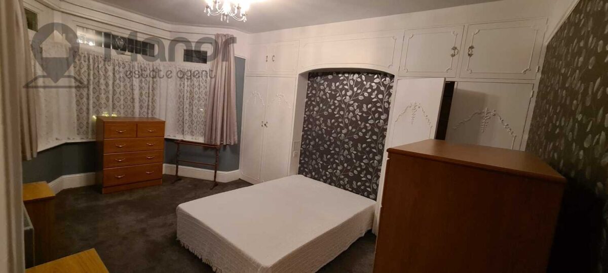 Douglas Road, Seven Kings, IG3 8UX