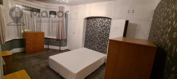 Douglas Road, Seven Kings, IG3 8UX