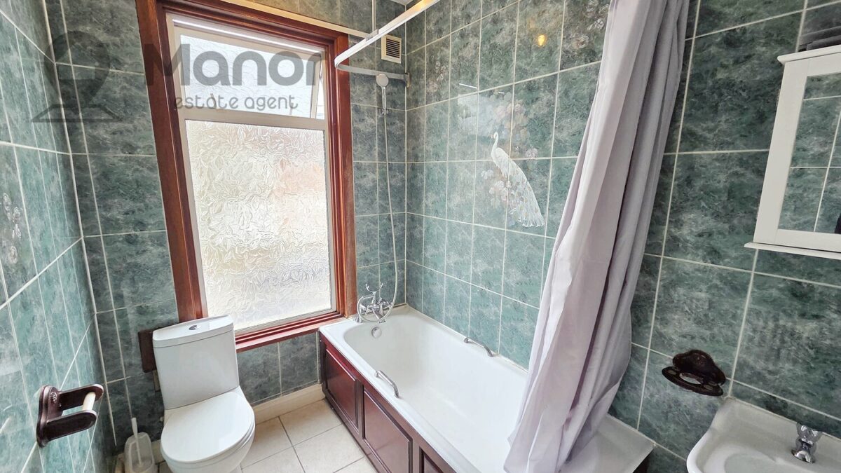 Reigate Road, Seven Kings, IG3 9HD