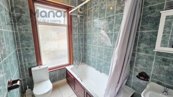 Reigate Road, Seven Kings, IG3 9HD