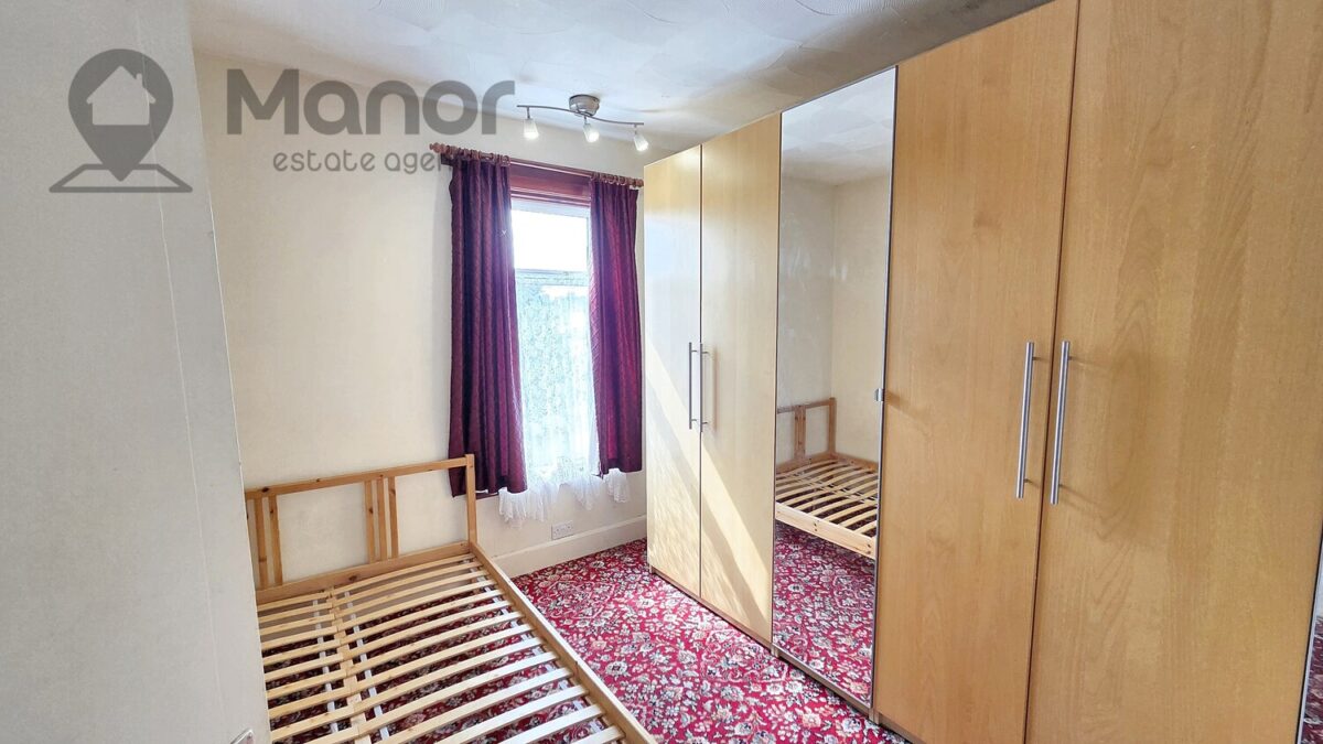 Reigate Road, Seven Kings, IG3 9HD