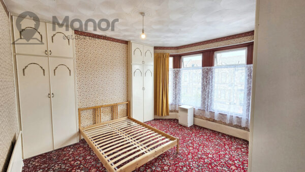 Reigate Road, Seven Kings, IG3 9HD