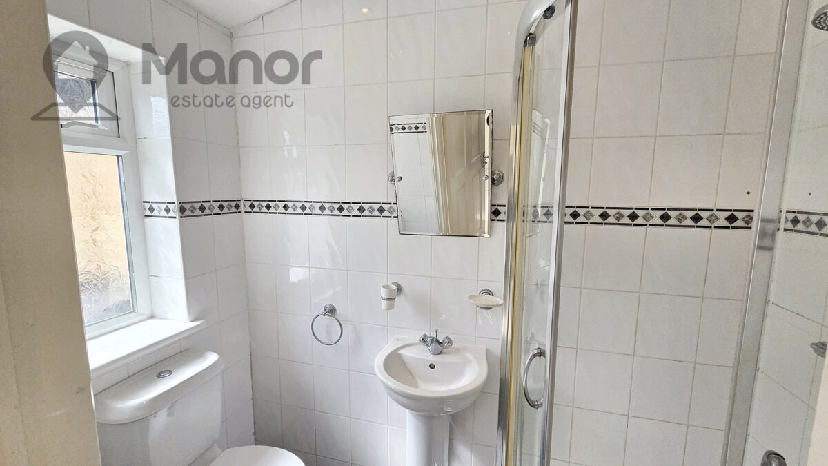 Reigate Road, Seven Kings, IG3 9HD