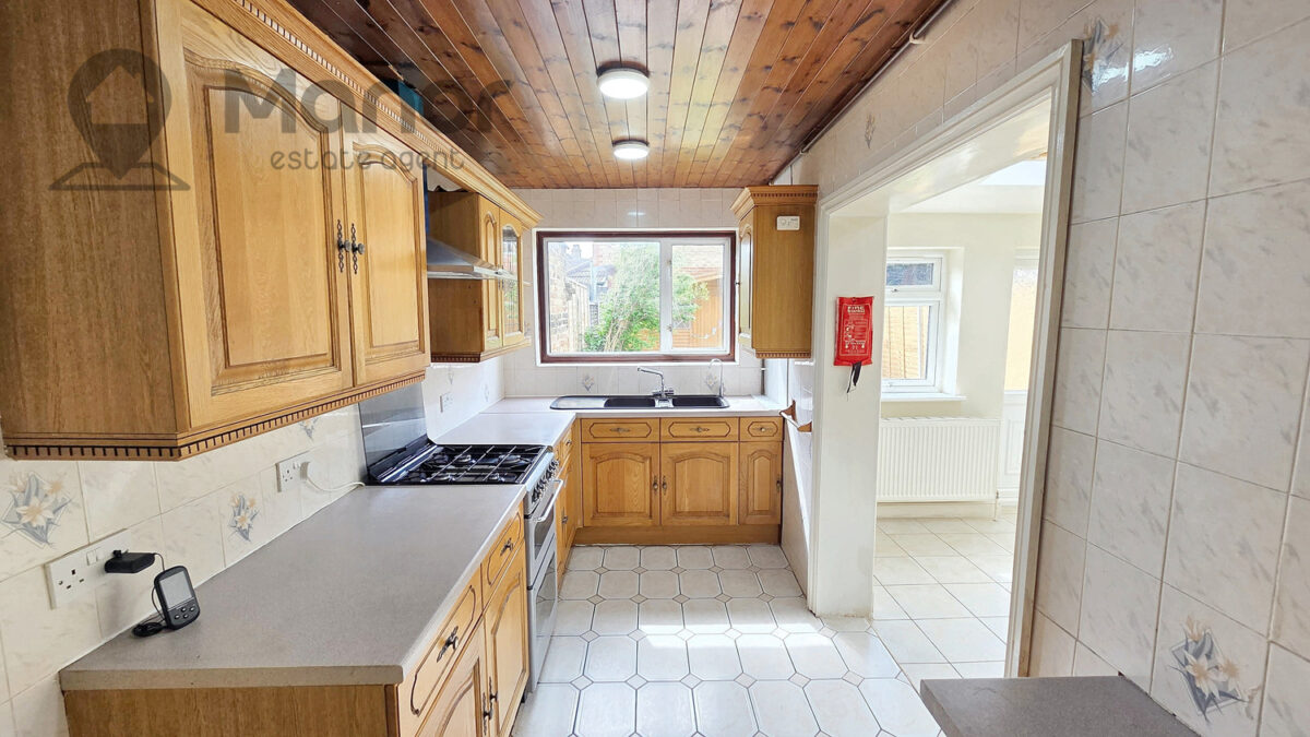 Reigate Road, Seven Kings, IG3 9HD