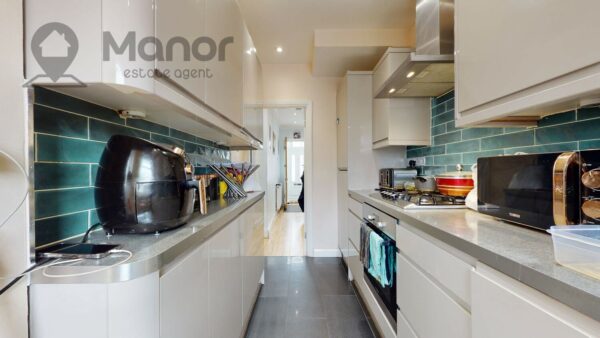 Lamberhurst Road, Dagenham, RM8 1PS