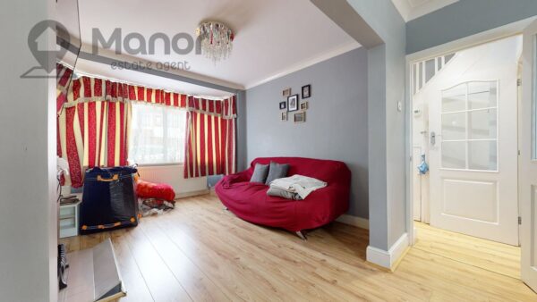 Lamberhurst Road, Dagenham, RM8 1PS