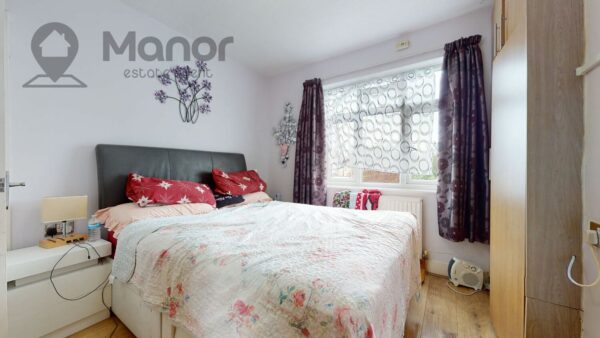 Lamberhurst Road, Dagenham, RM8 1PS