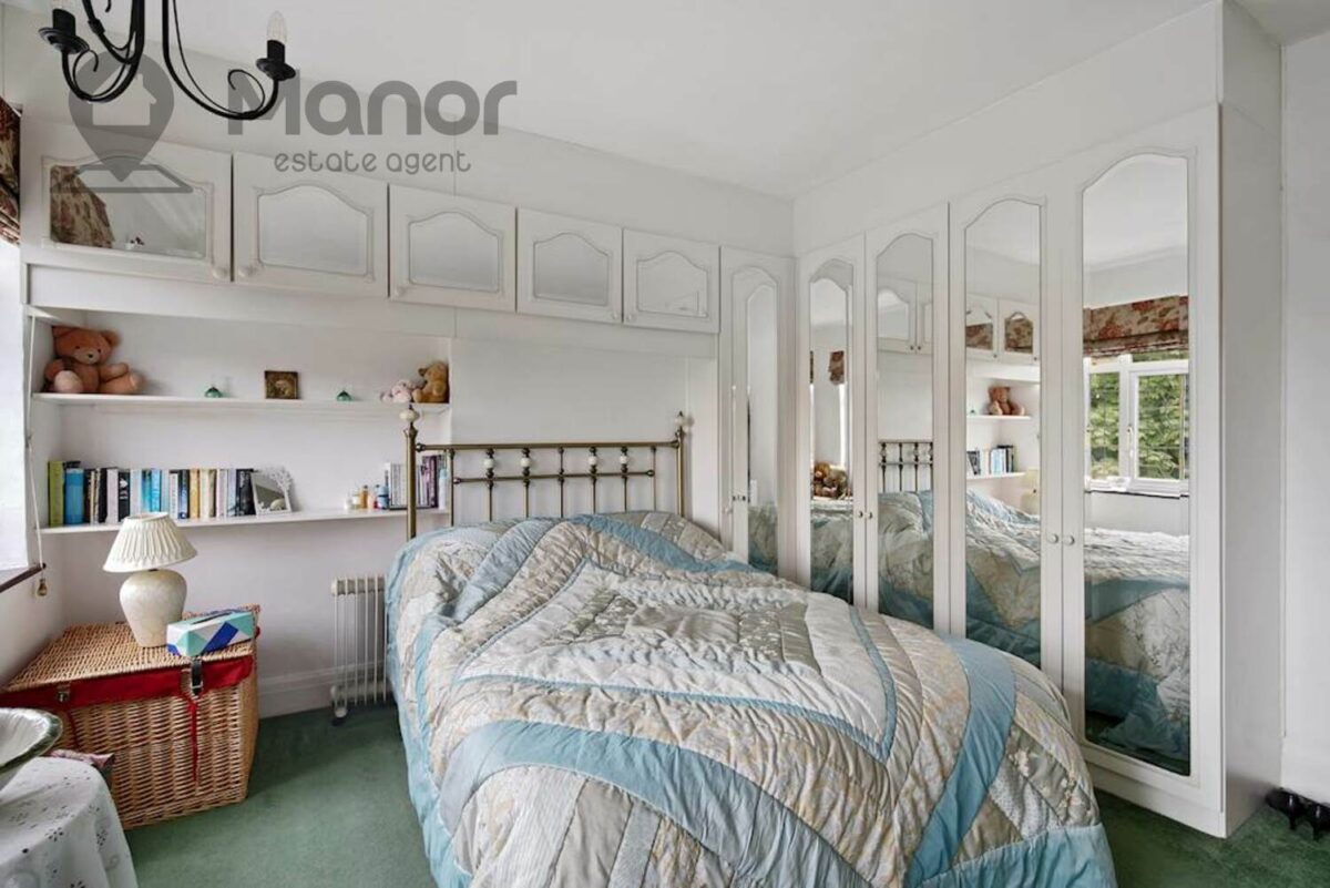 Rochester Gardens, Ilford, IG1 3LZ