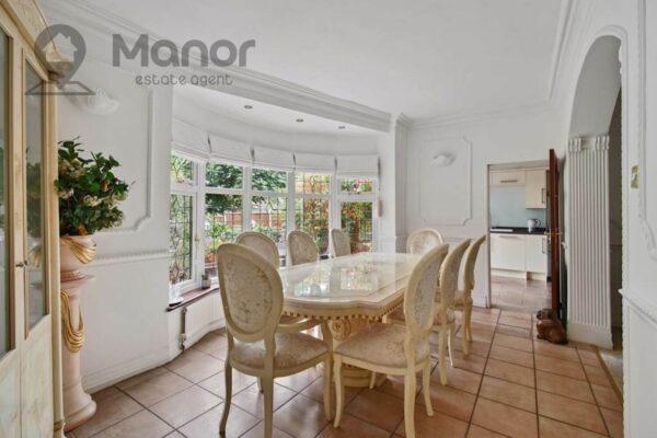 Rochester Gardens, Ilford, IG1 3LZ