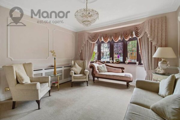 Rochester Gardens, Ilford, IG1 3LZ