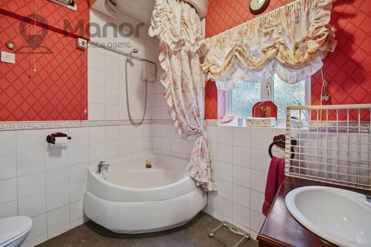 Rochester Gardens, Ilford, IG1 3LZ