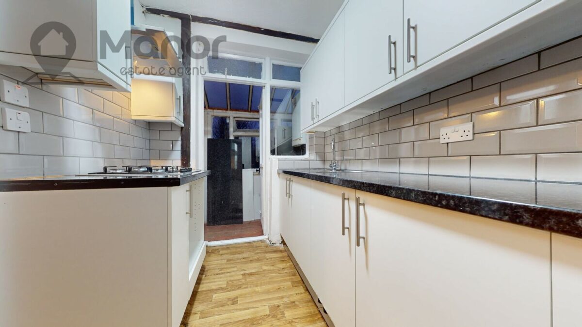 Eastern Avenue, Ilford, IG2 7SD