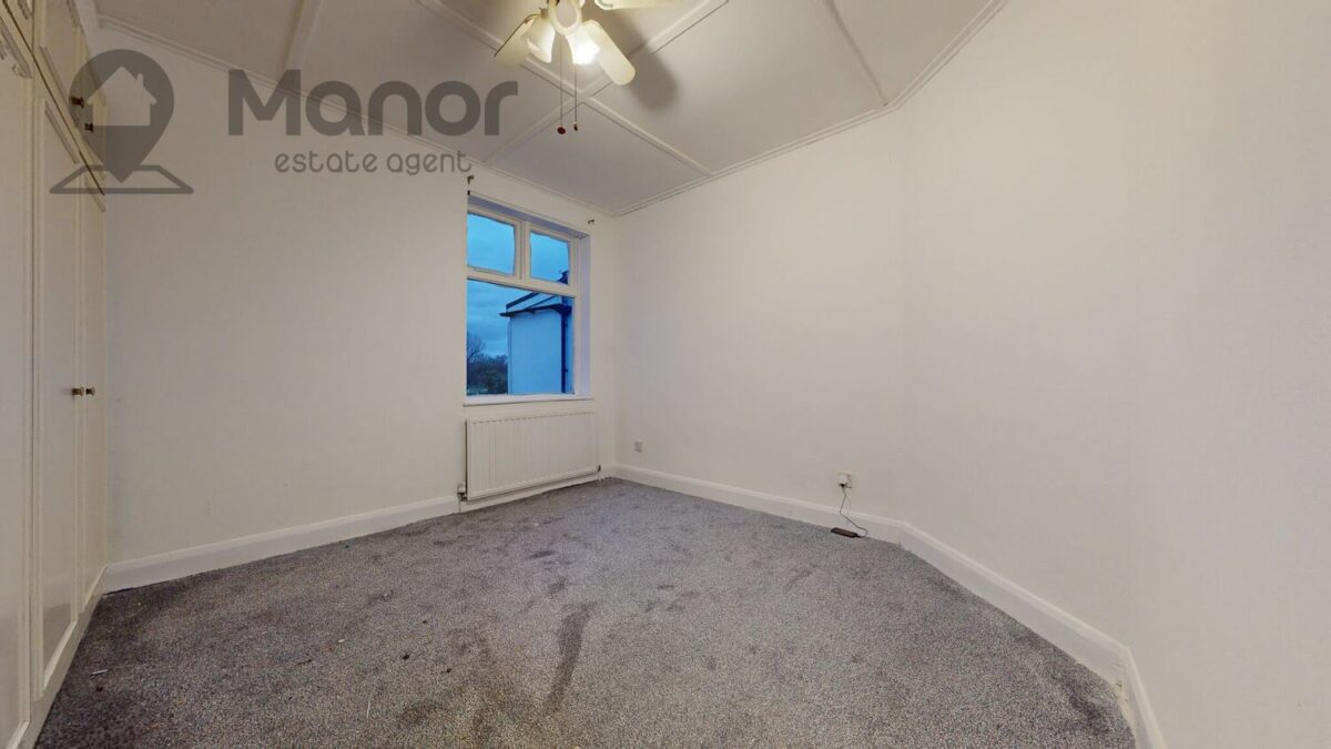 Eastern Avenue, Ilford, IG2 7SD