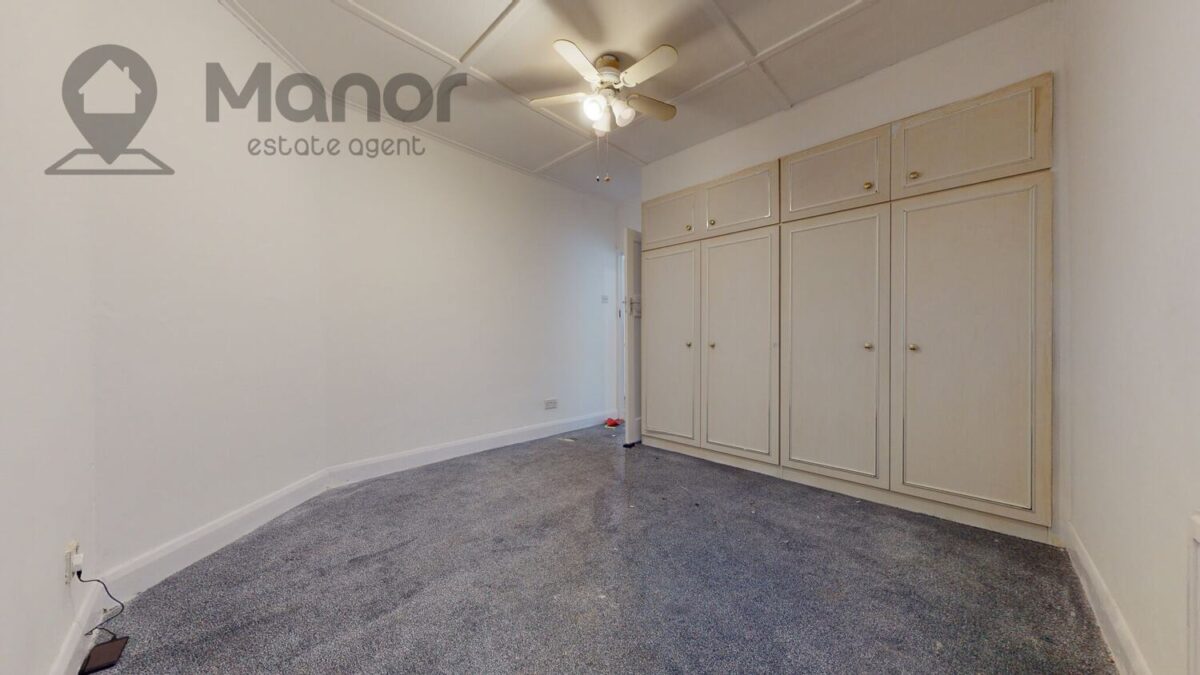 Eastern Avenue, Ilford, IG2 7SD