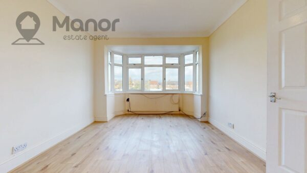 Holmesdale, Waltham Cross, EN8 8RA