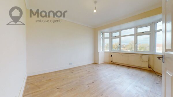 Holmesdale, Waltham Cross, EN8 8RA