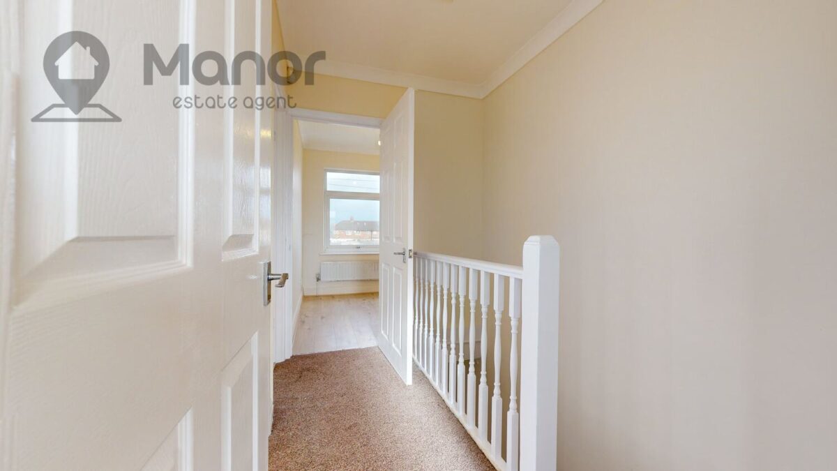 Holmesdale, Waltham Cross, EN8 8RA