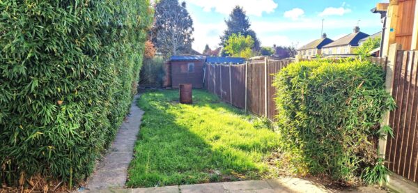 Holmesdale, Waltham Cross, EN8 8RA