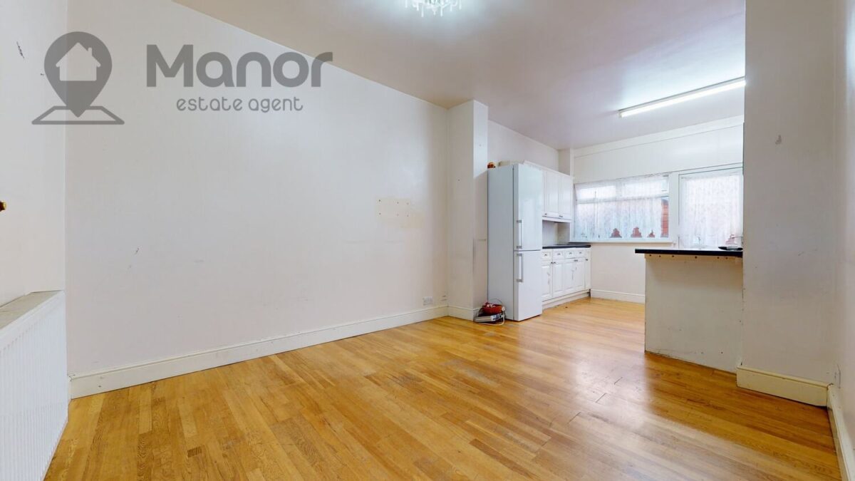 Holmwood Road, Seven Kings, IG3 9XZ