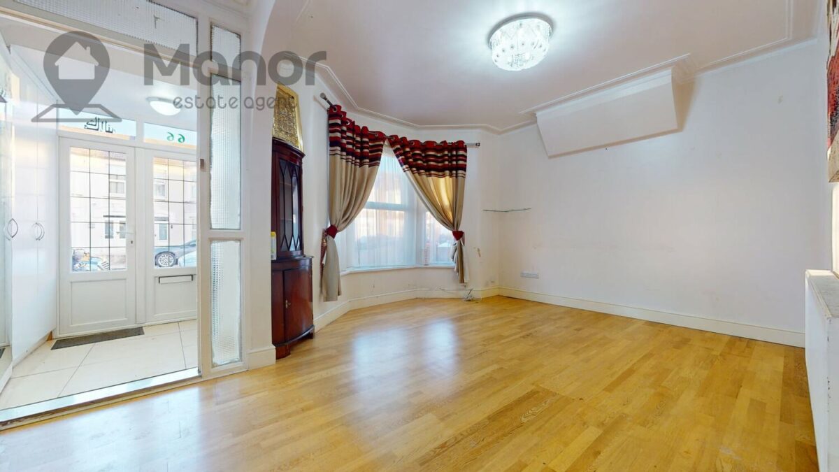 Holmwood Road, Seven Kings, IG3 9XZ