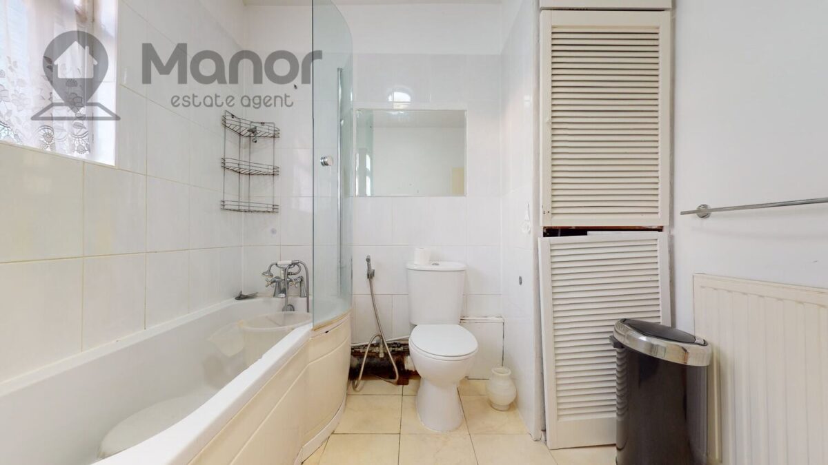 Holmwood Road, Seven Kings, IG3 9XZ