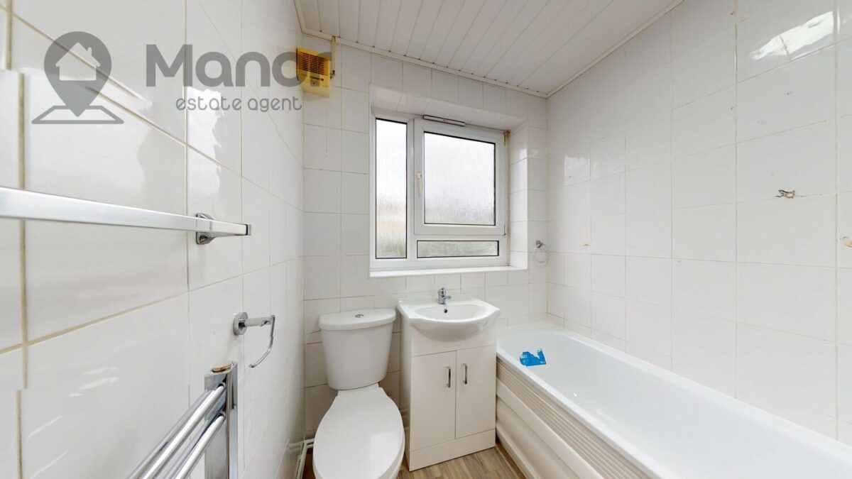 Park Avenue, East Ham, E6 2PY