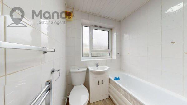 Park Avenue, East Ham, E6 2PY