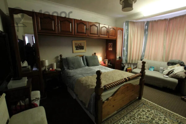 Church Road, Ilford, IG2 7ES