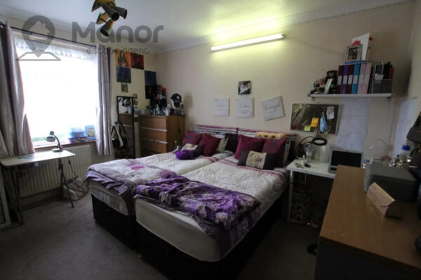 Church Road, Ilford, IG2 7ES