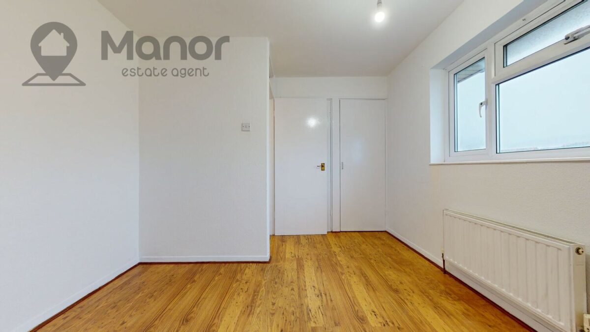 Billet Road, Chadwell Heath, RM6 5QR