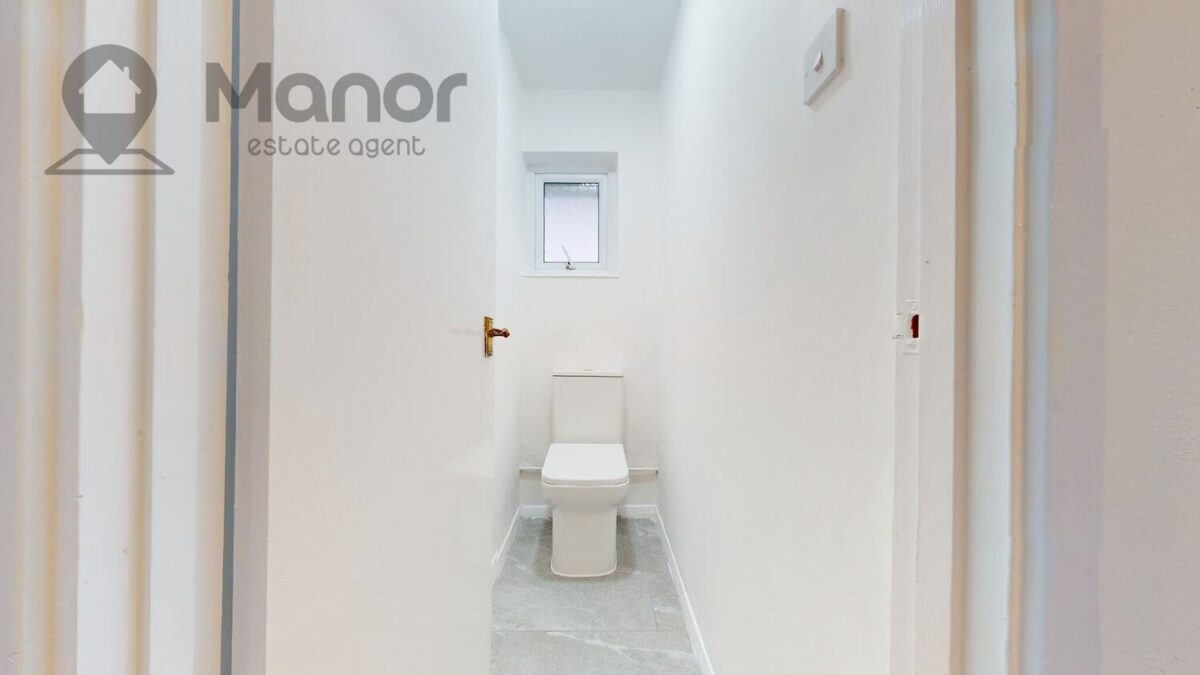 Billet Road, Chadwell Heath, RM6 5QR