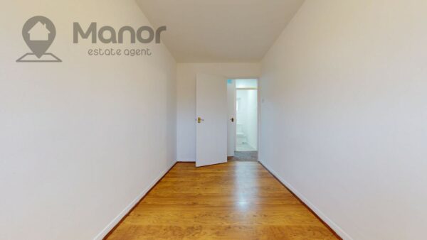 Billet Road, Chadwell Heath, RM6 5QR