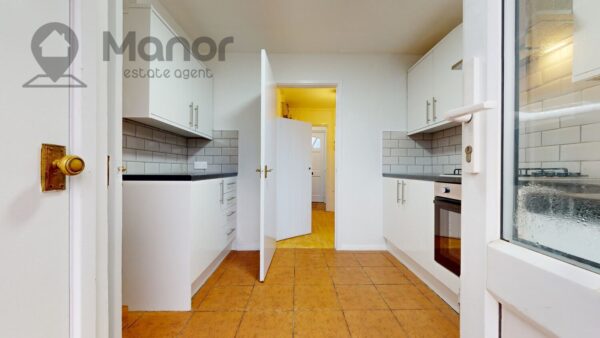 Billet Road, Chadwell Heath, RM6 5QR