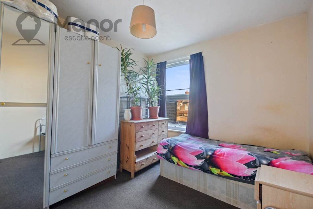 Sixth Avenue, Manor Park, E12 5PR