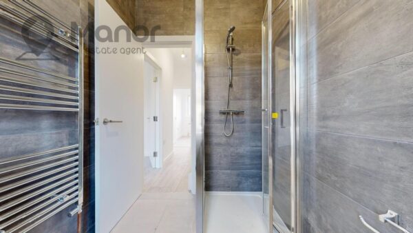 Barrington Road, Manor park, E12 6JH