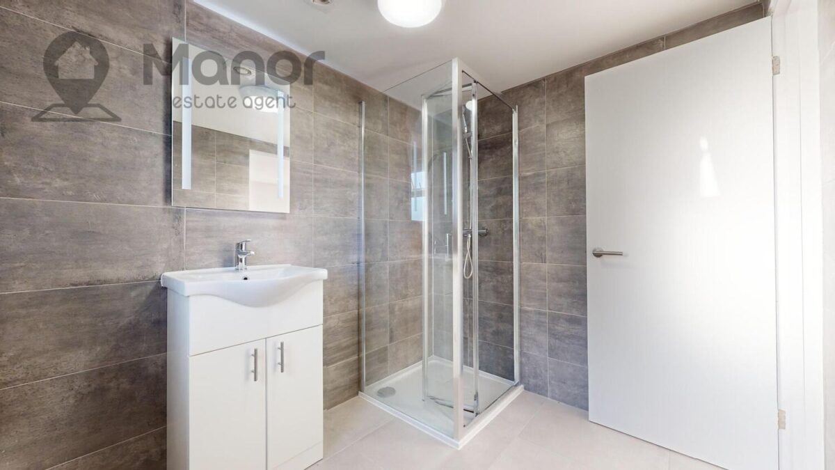 Barrington Road, Manor park, E12 6JH