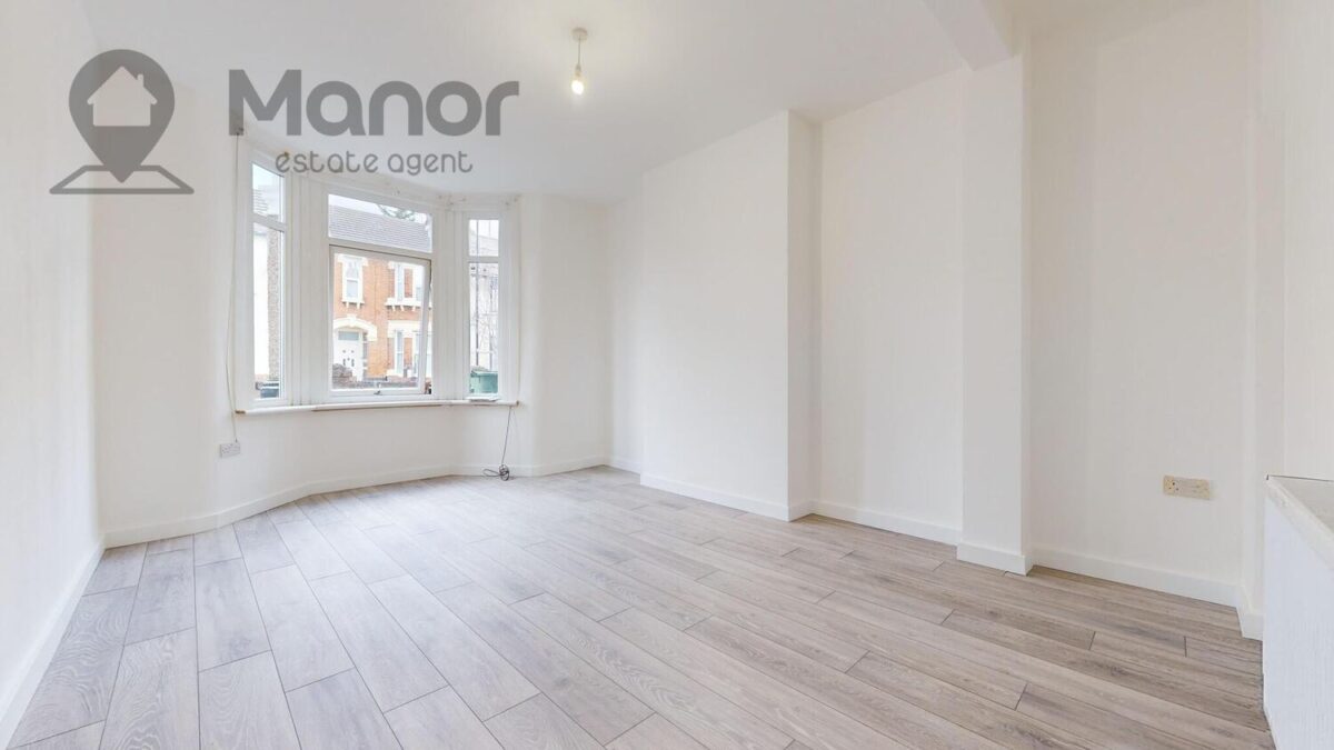 Barrington Road, Manor park, E12 6JH