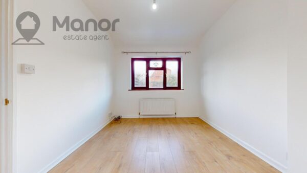 Manning Road, Dagenham, RM10 8RL
