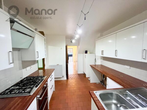 Woodland Avenue, Hutton, Brentwood, CM13 1HN