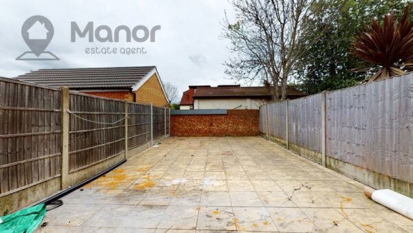 Cobham Road, Seven Kings, IG3 9JL